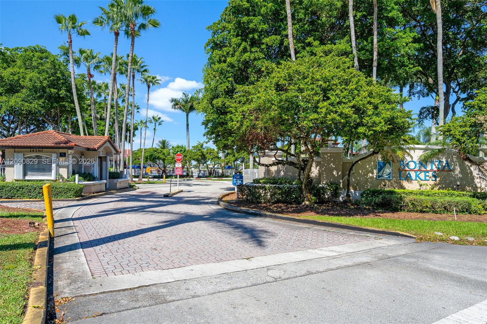 A12090829 Property Photo 43