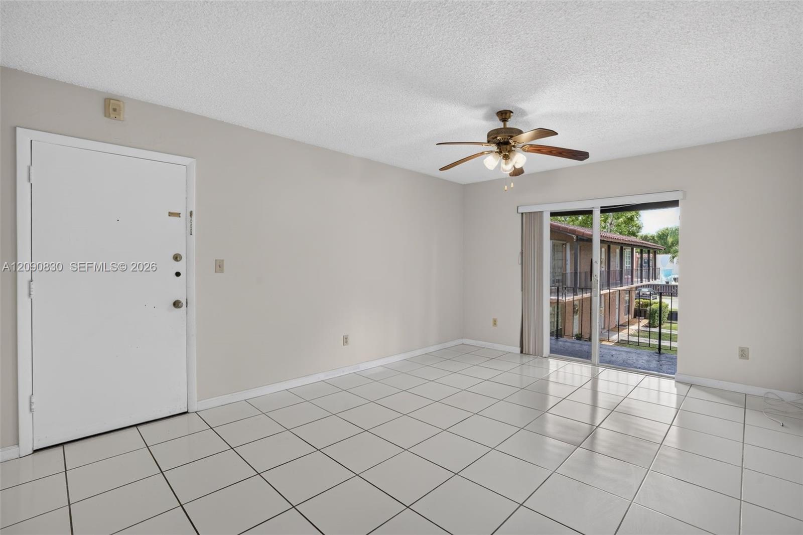 10786 N Kendall Drive D14 Property Photo 2