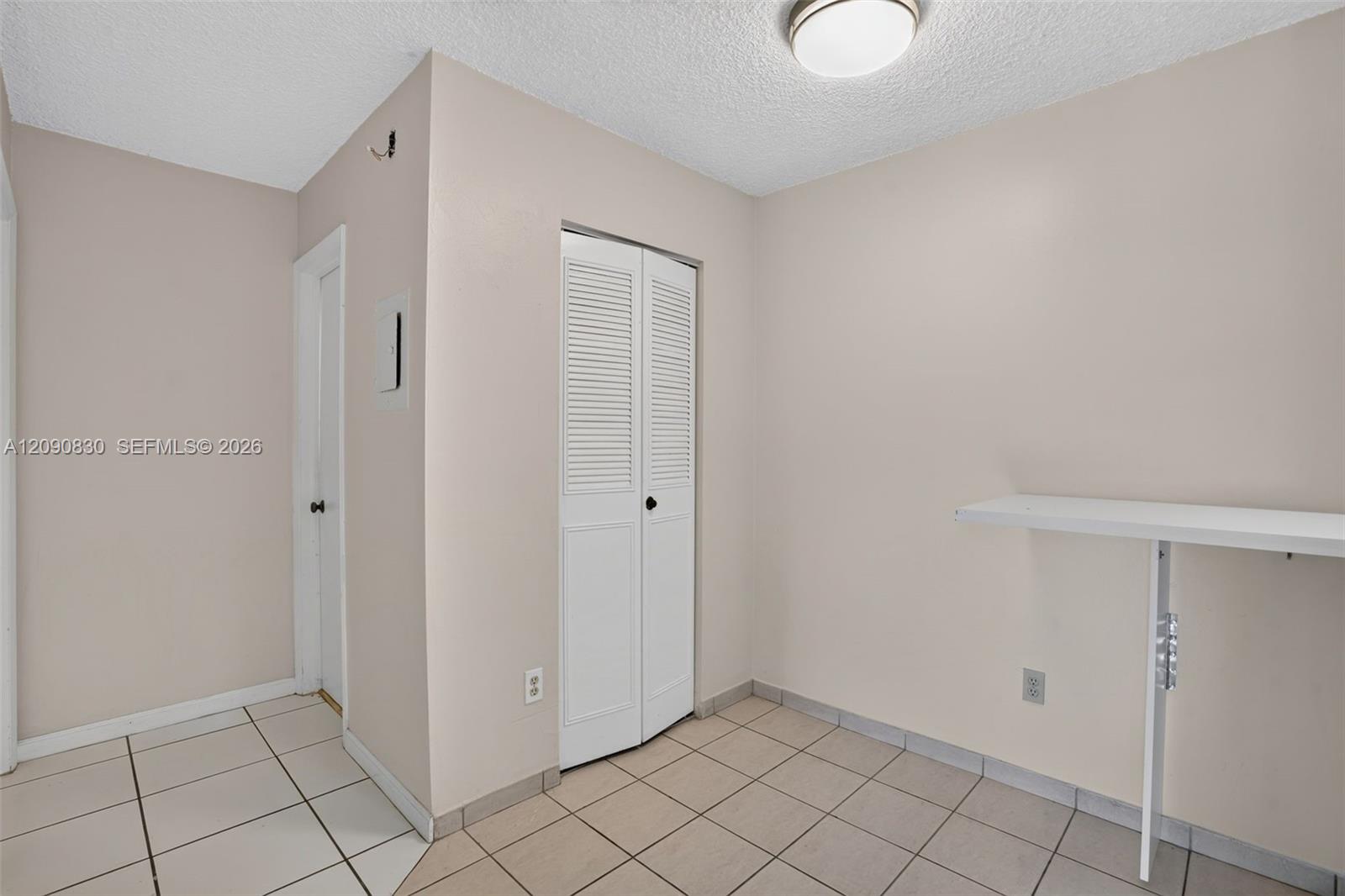 10786 N Kendall Drive D14 Property Photo 7
