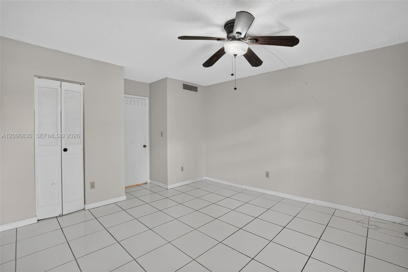 10786 N Kendall Drive D14 Property Photo 10