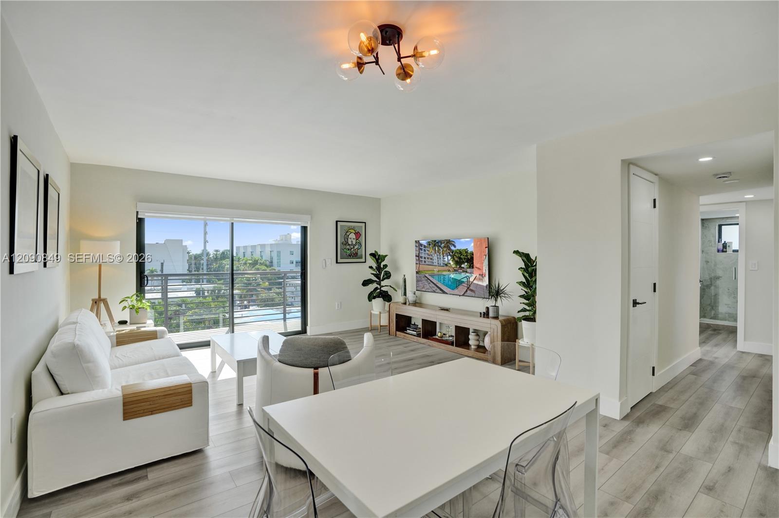 A12090849 Property Photo 4