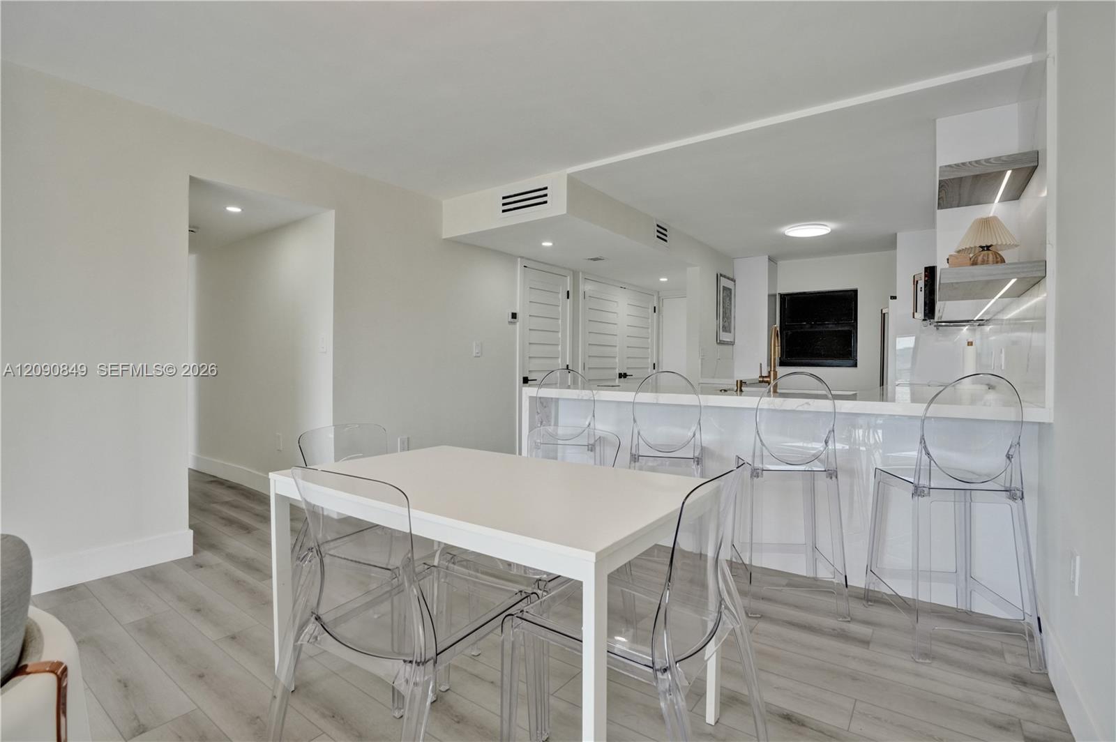 A12090849 Property Photo 5