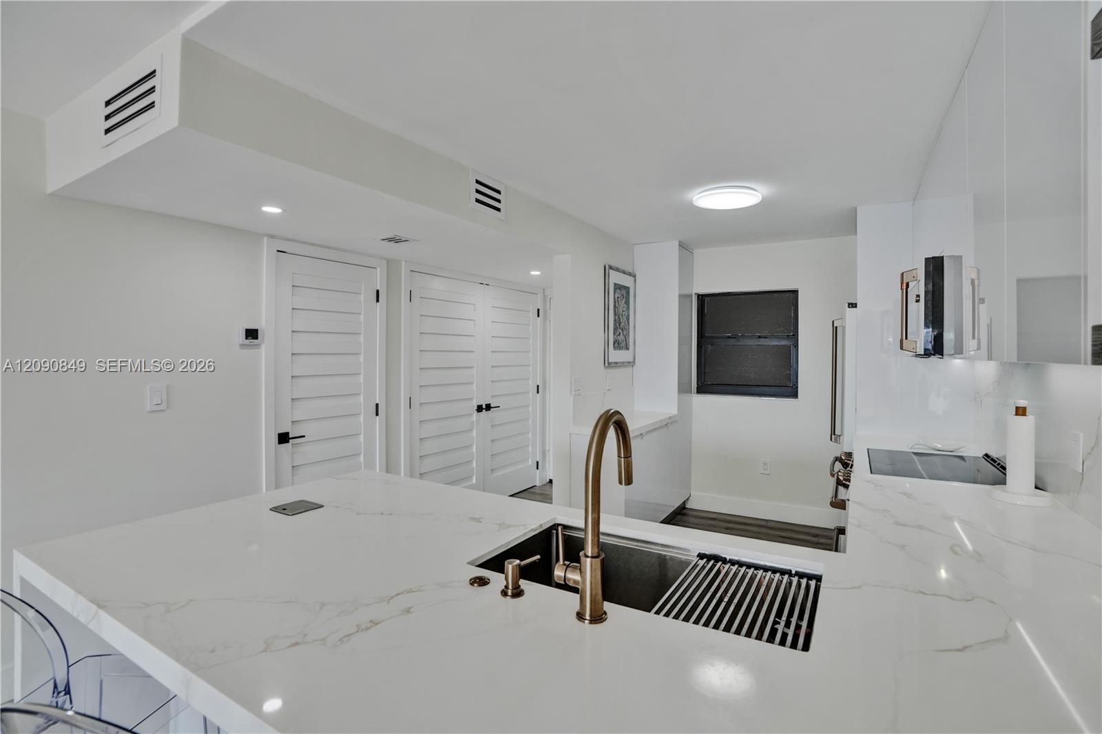 A12090849 Property Photo 13