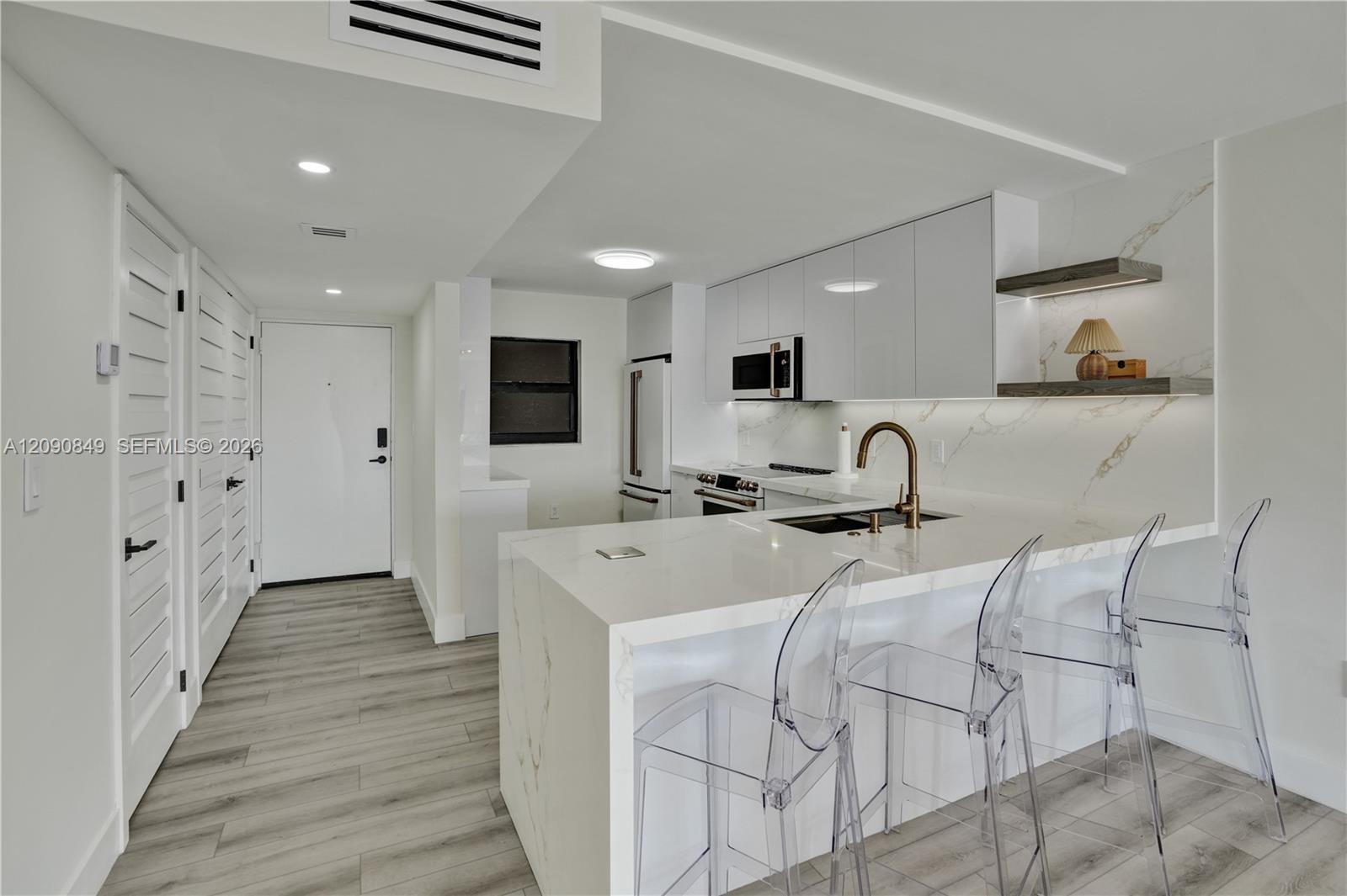 A12090849 Property Photo 15