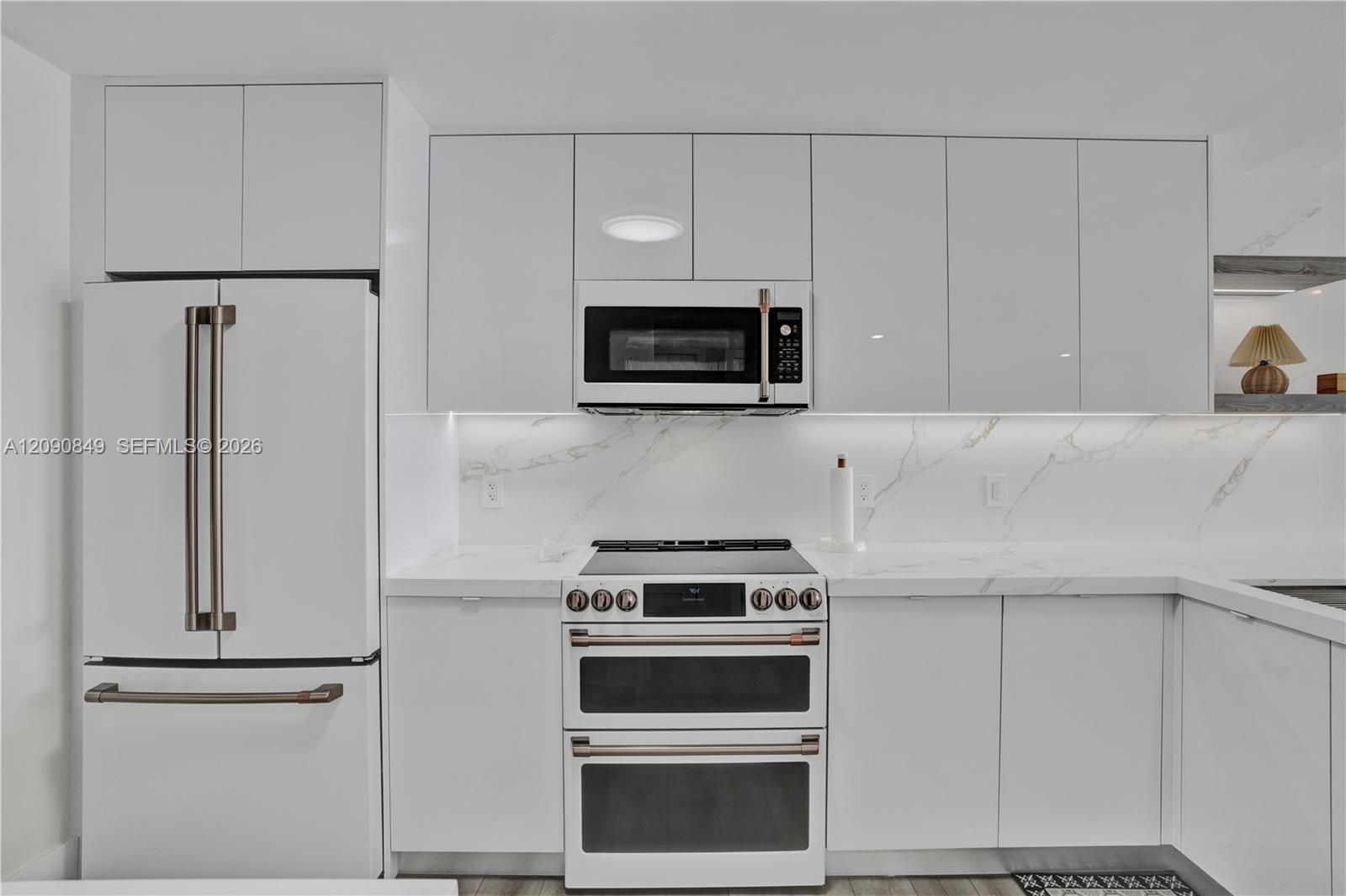 A12090849 Property Photo 16