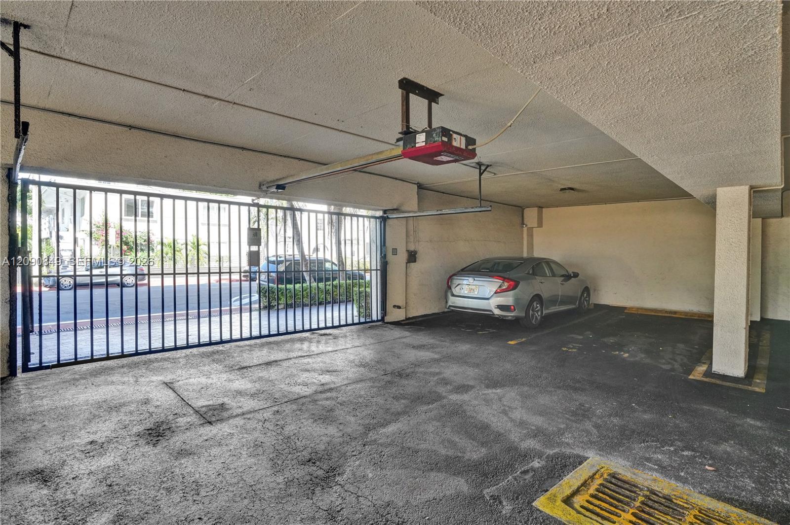 A12090849 Property Photo 22