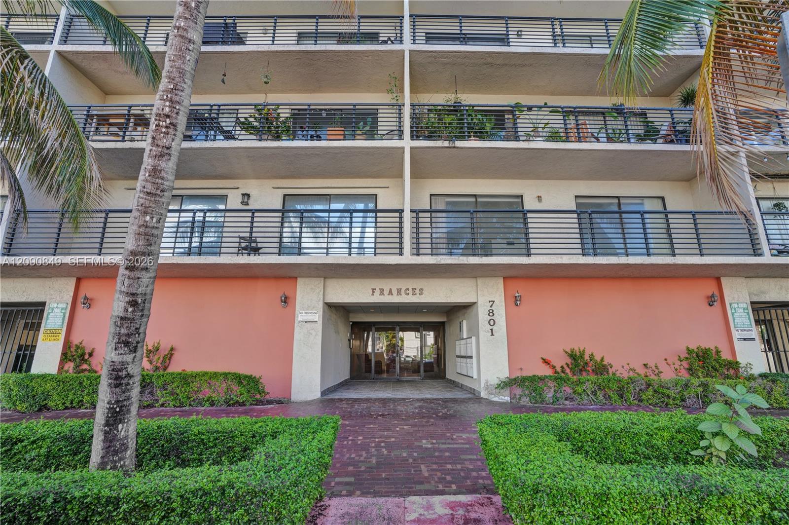 A12090849 Property Photo 23