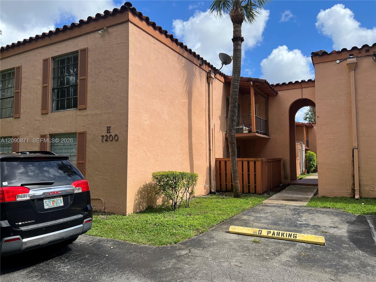 7200 Fairway Drive H5 Property Photo 1
