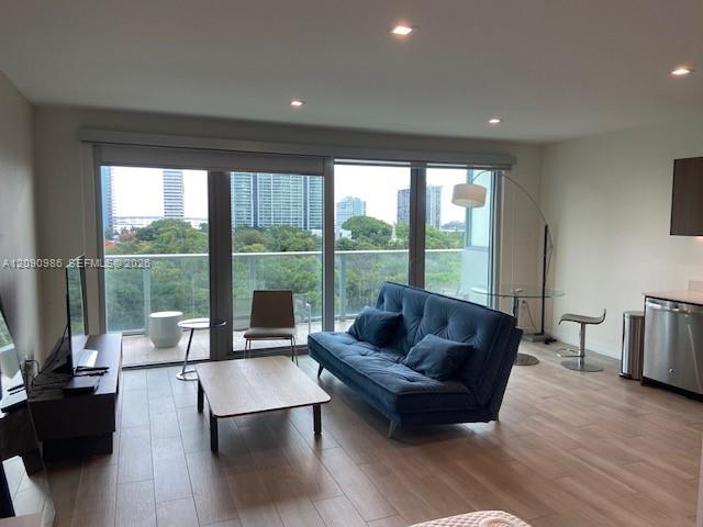 1600 Sw 1st Avenue 811 Property Photo 8