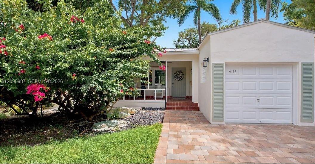 A12090987 Property Photo 2