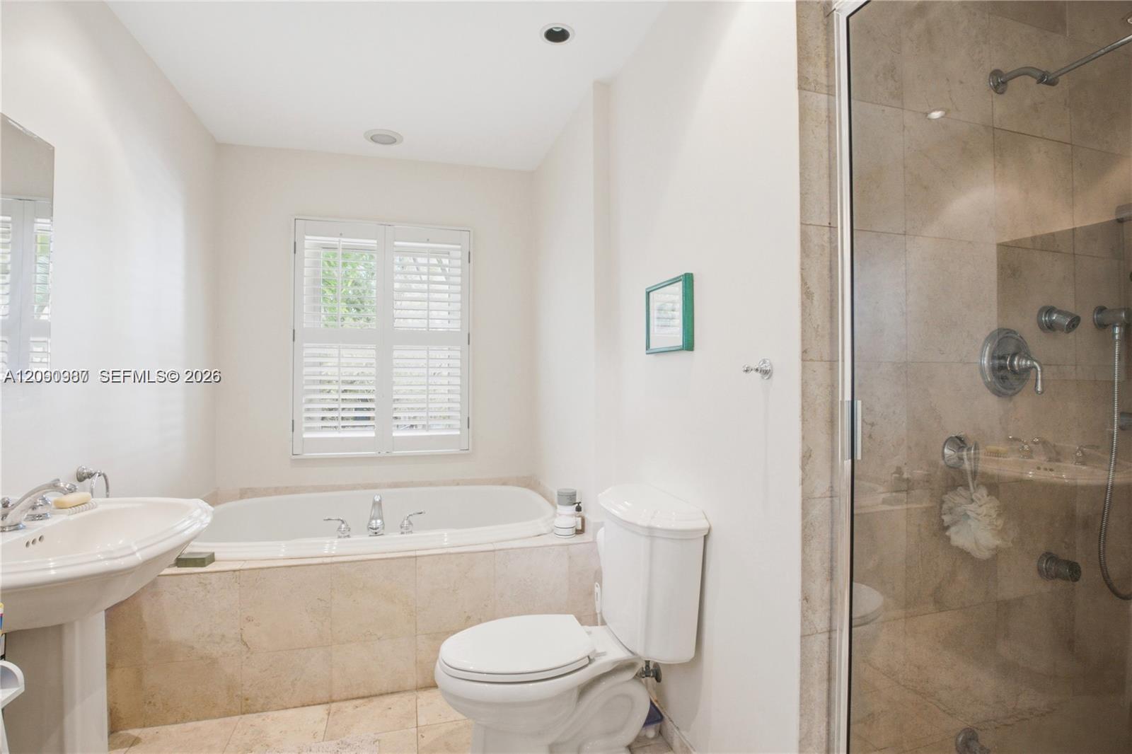 A12090987 Property Photo 10