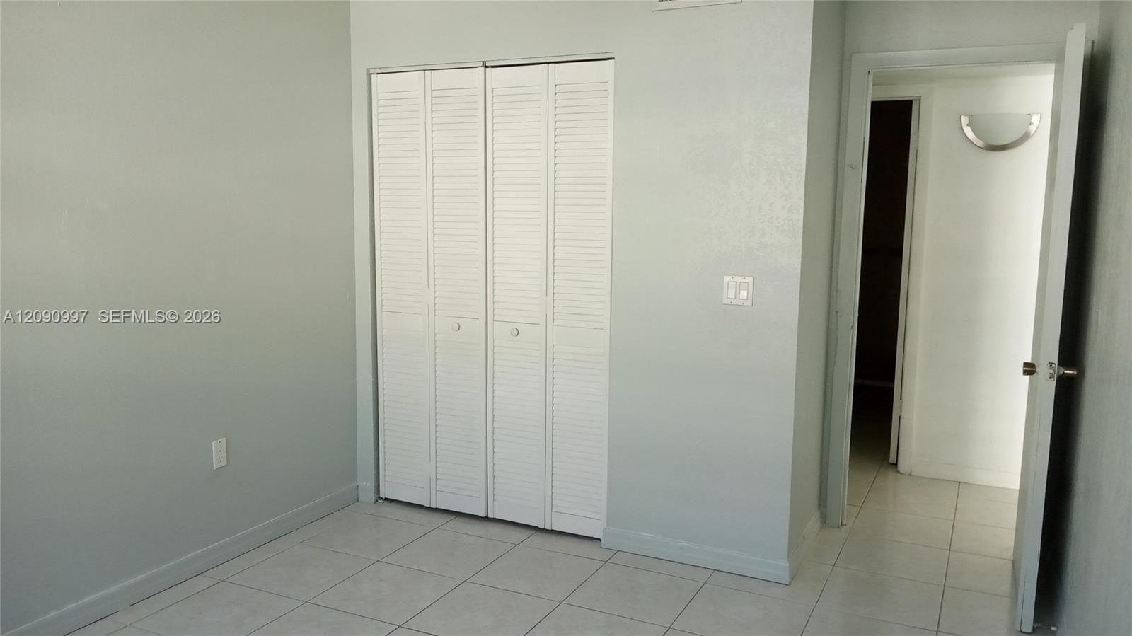 300 W 74th Place 303 Property Photo 8
