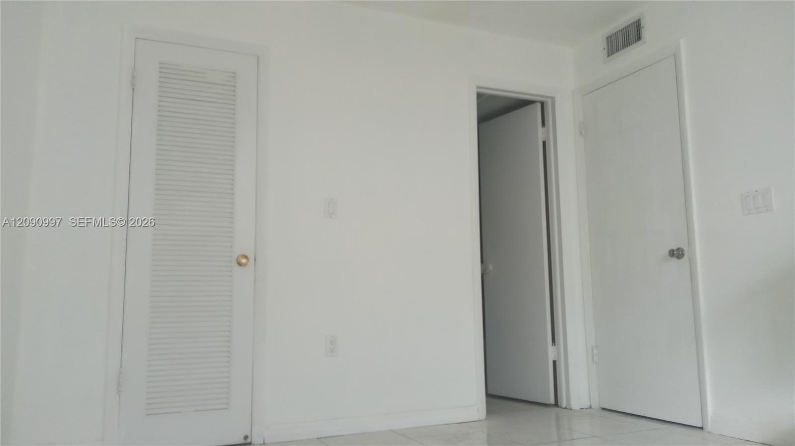 300 W 74th Place 303 Property Photo 13