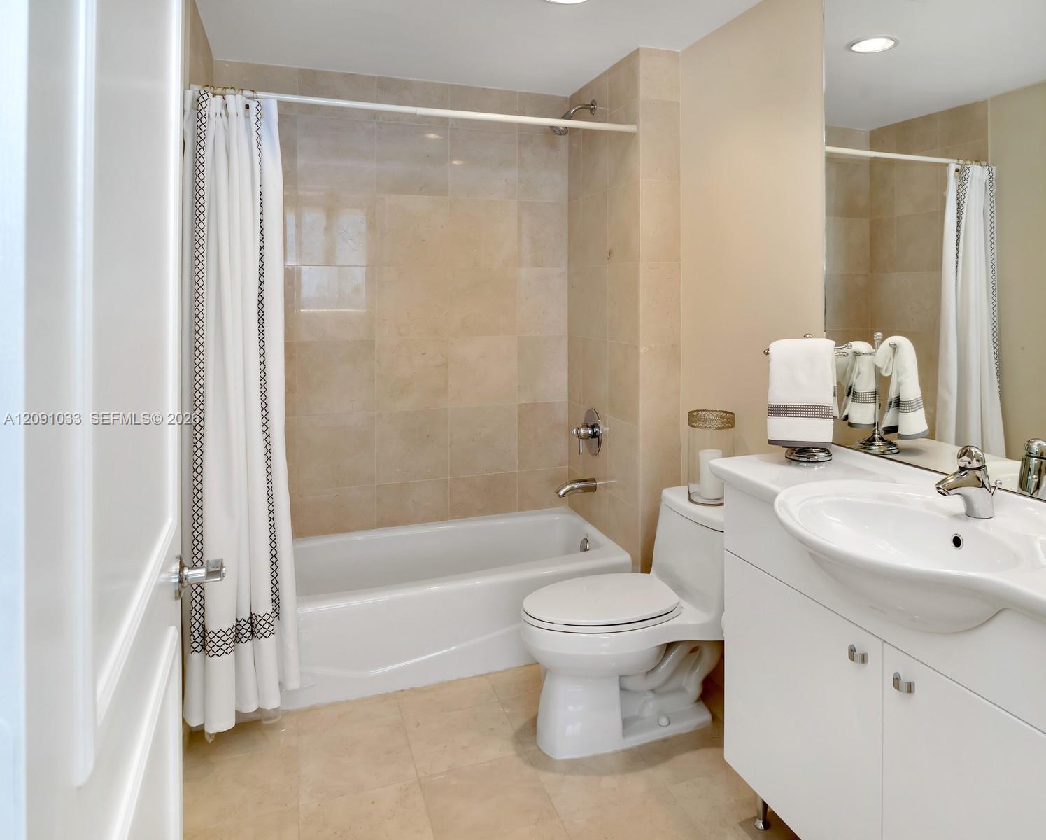 1850 S Ocean Drive 2203 Property Photo 13