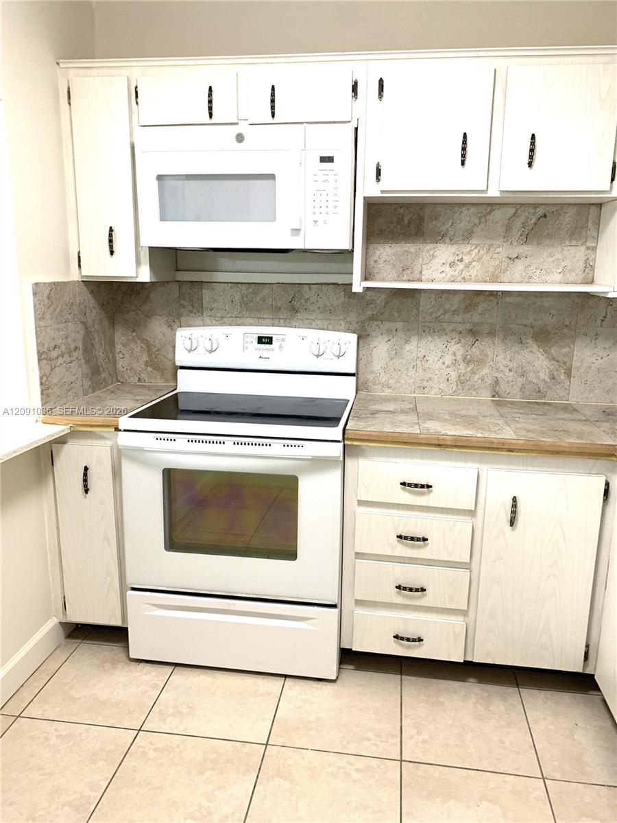 A12091036 Property Photo 4