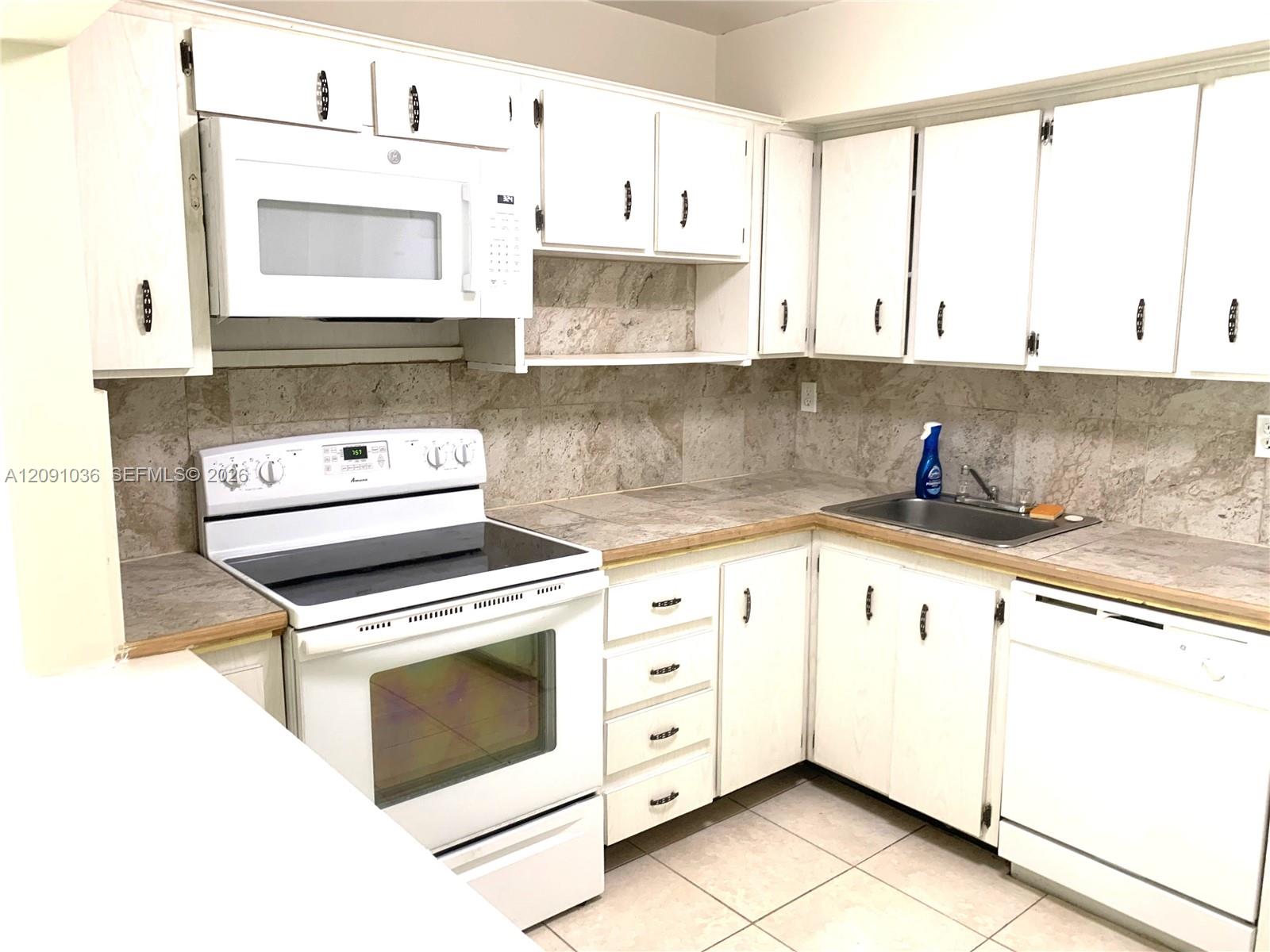 A12091036 Property Photo 5