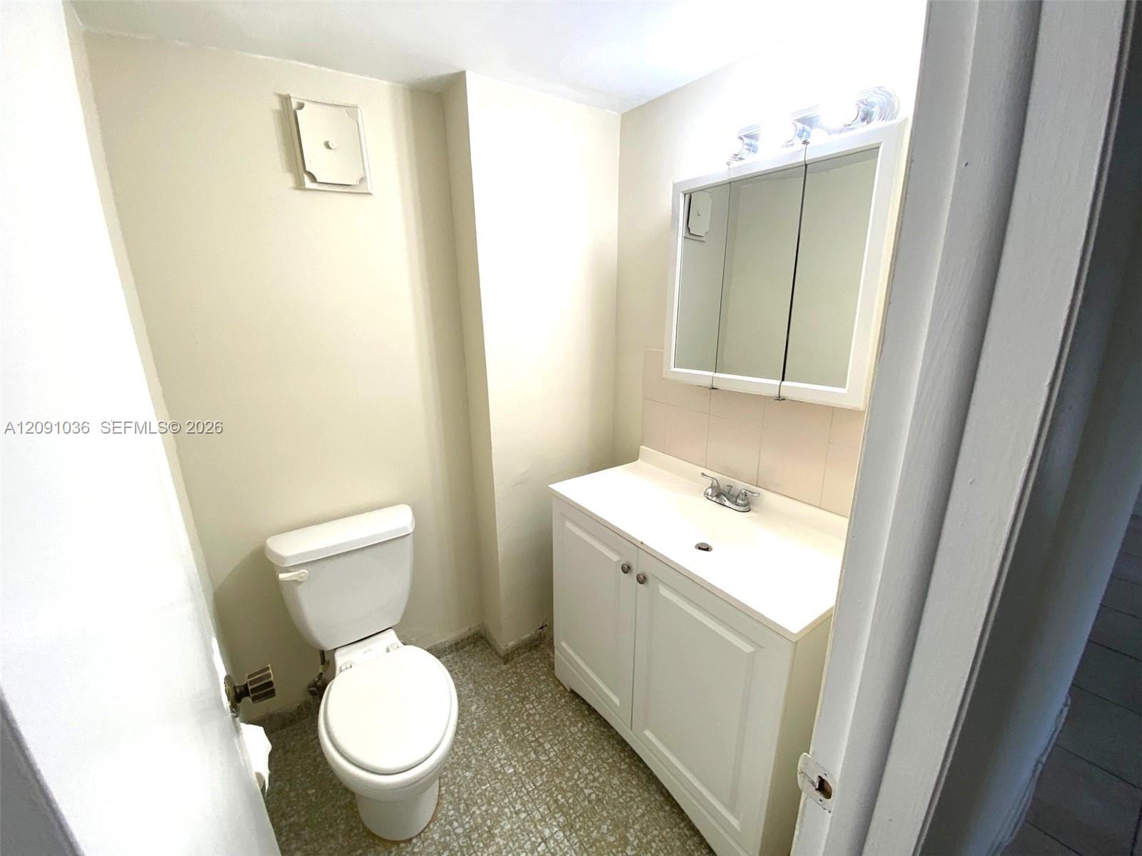 A12091036 Property Photo 8