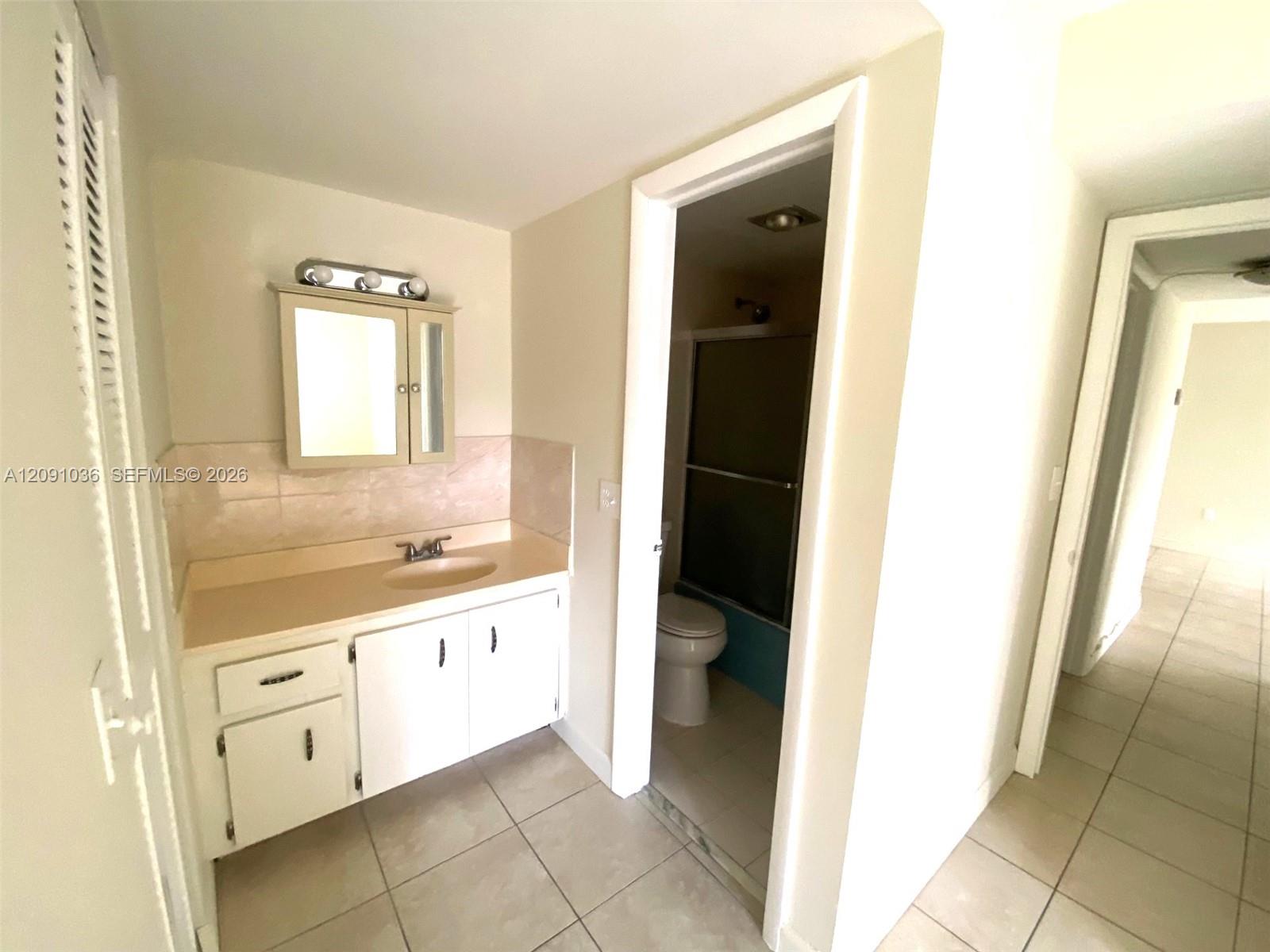 A12091036 Property Photo 9