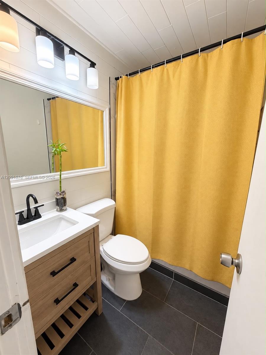 2331 Mckinley Street Property Photo 1