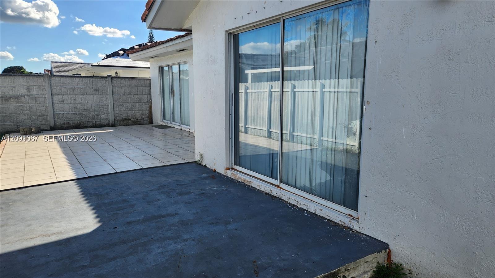 A12091087 Property Photo 2