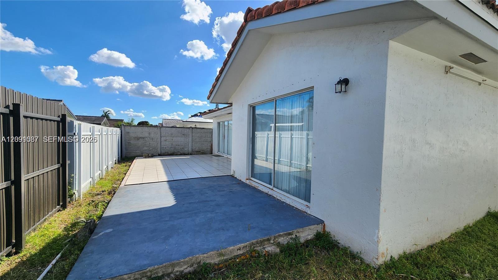 A12091087 Property Photo 3