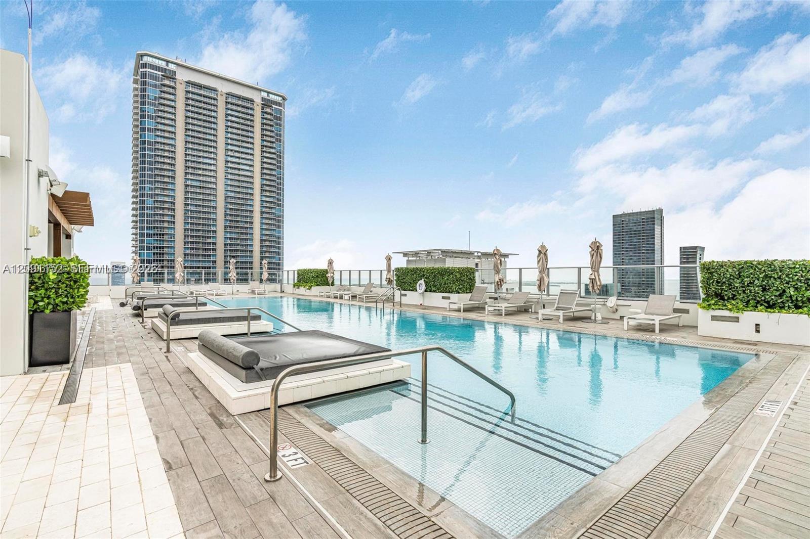 1010 Brickell Avenue 1710 Property Photo 18