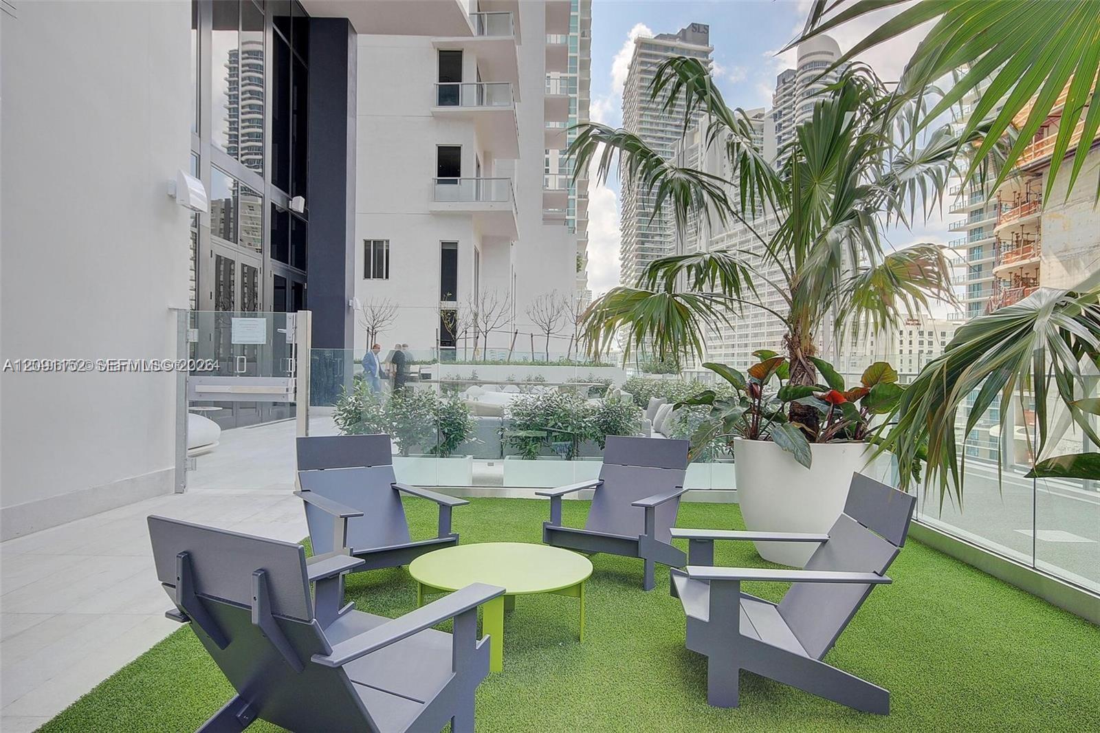 1010 Brickell Avenue 1710 Property Photo 30