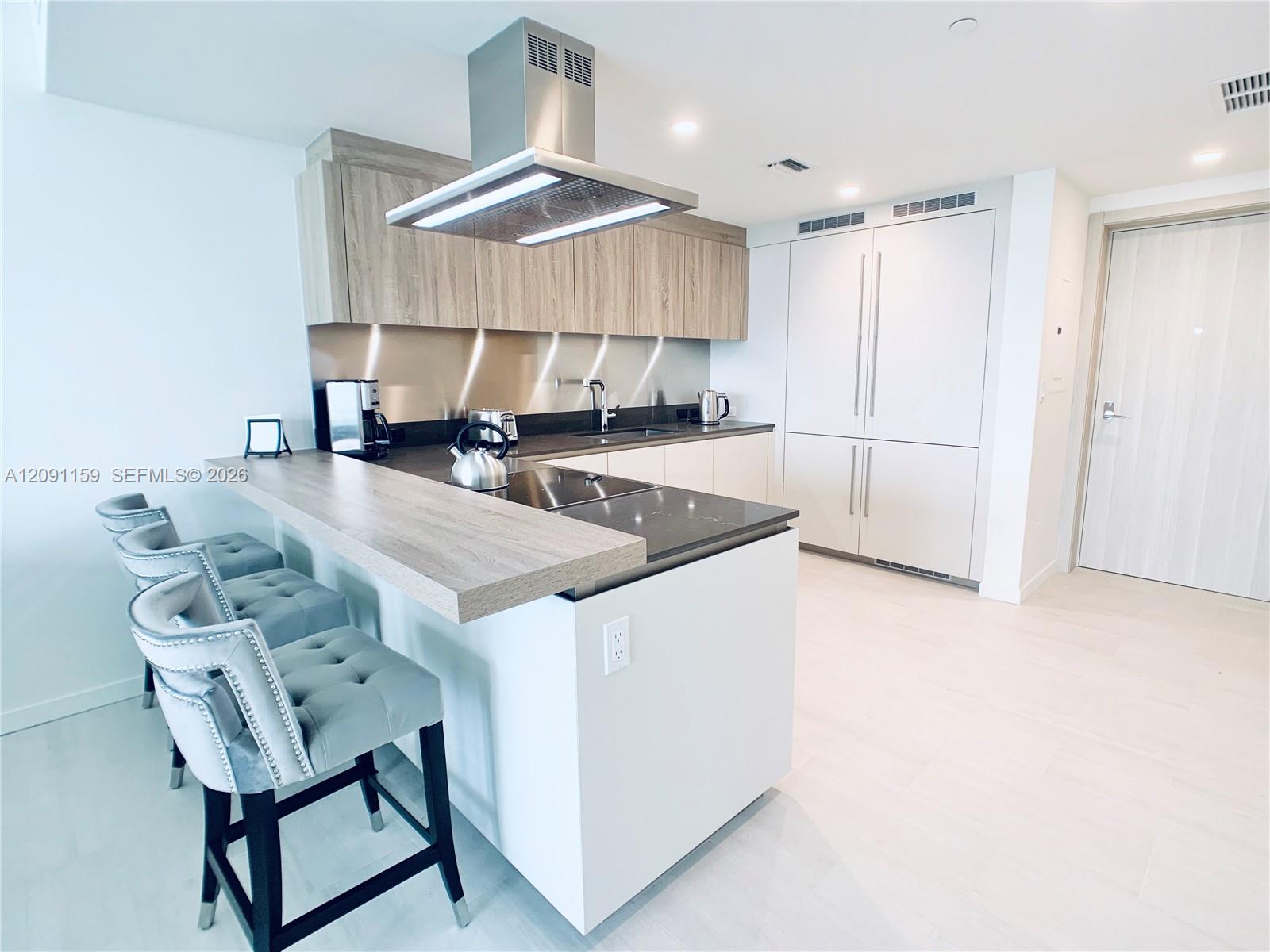 1000 Brickell Plaza 4504 Property Photo 4