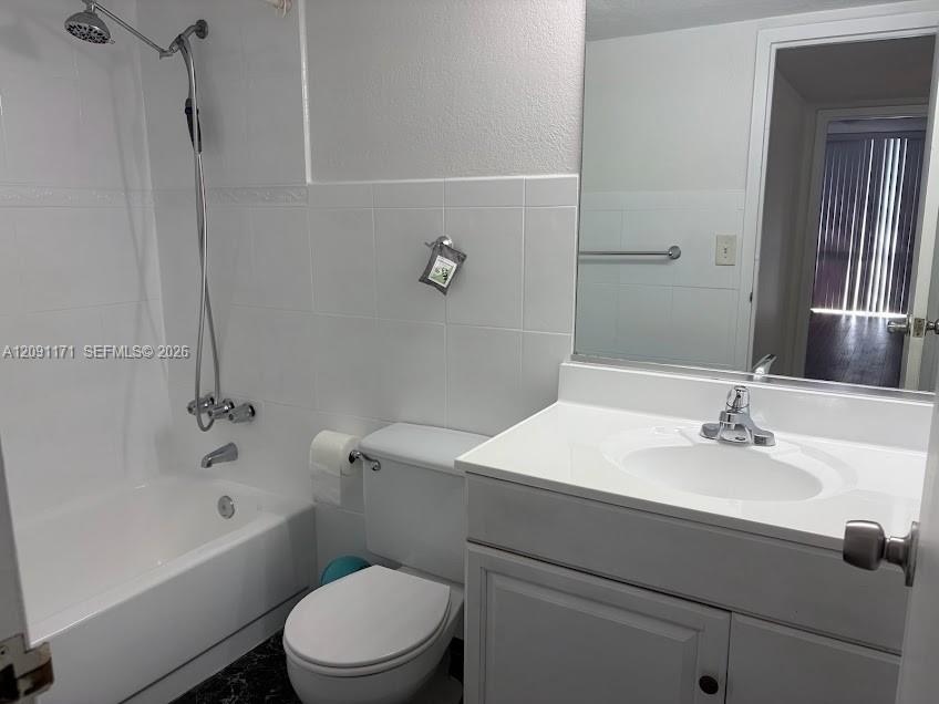 1000 Parkview Drive 605 Property Photo 16