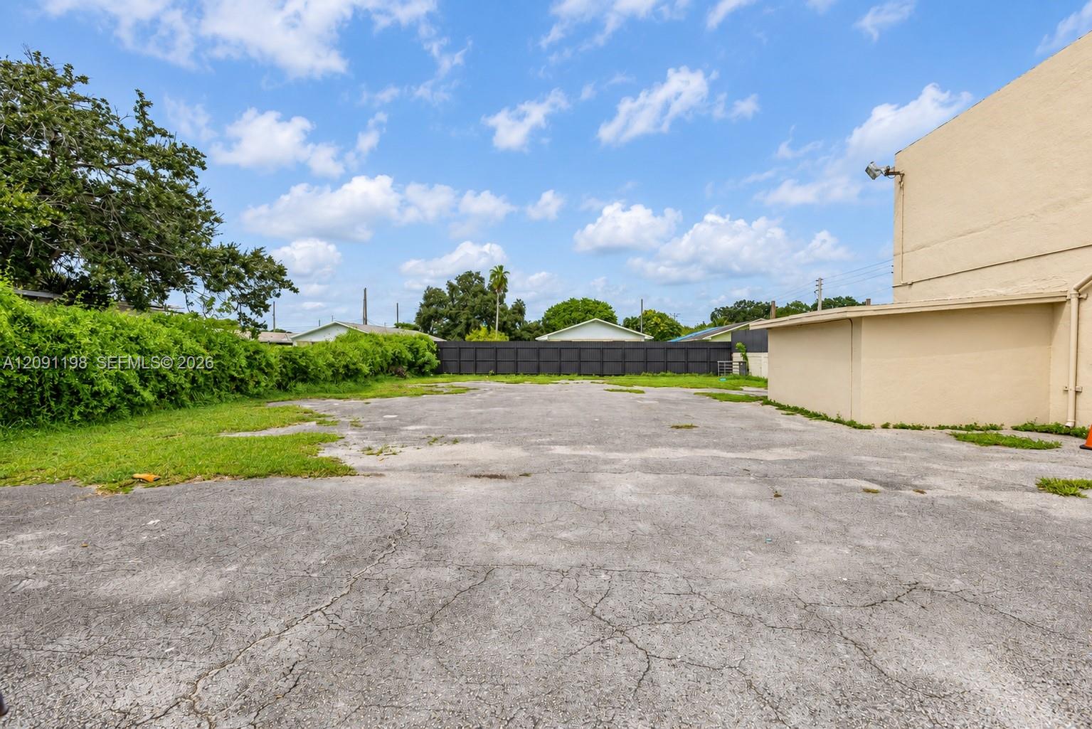 2401 Nw 79th Street Property Photo 12