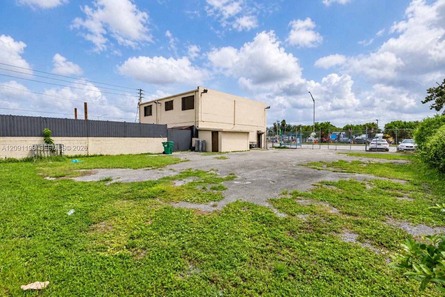 2401 Nw 79th Street Property Photo 14