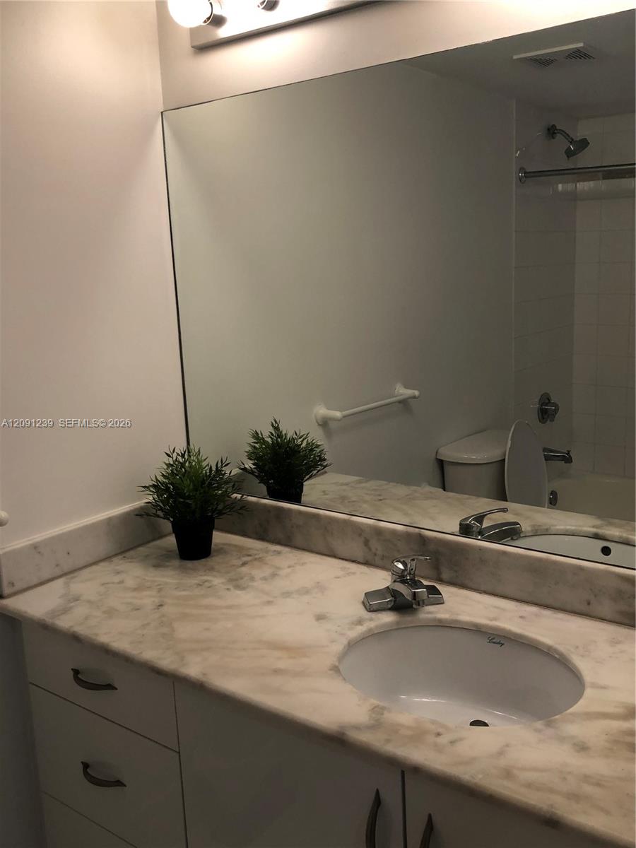 1200 Brickell Bay Drive 2416 Property Photo 11