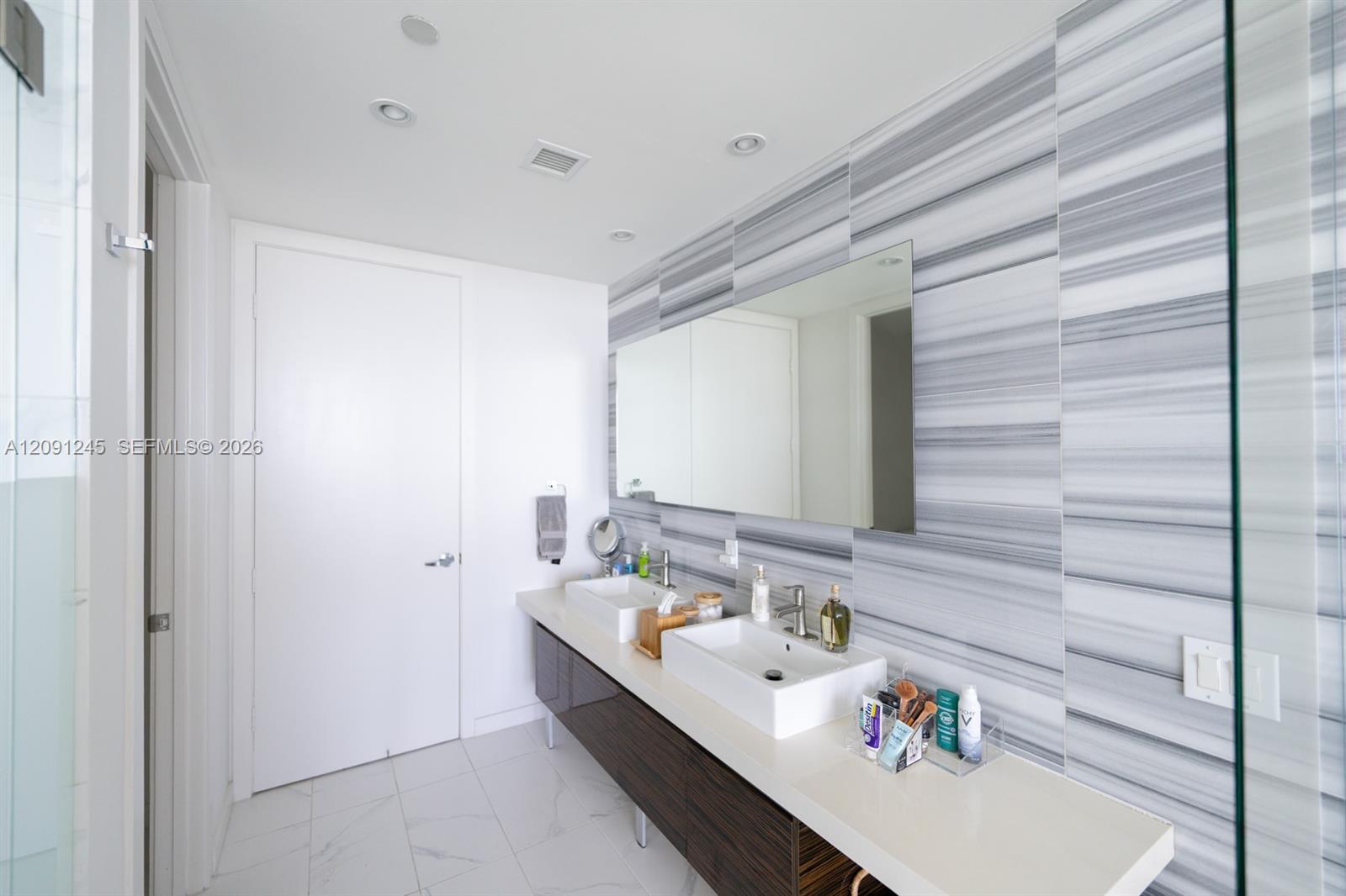 1100 Biscayne Boulevard 3302 Property Photo 16