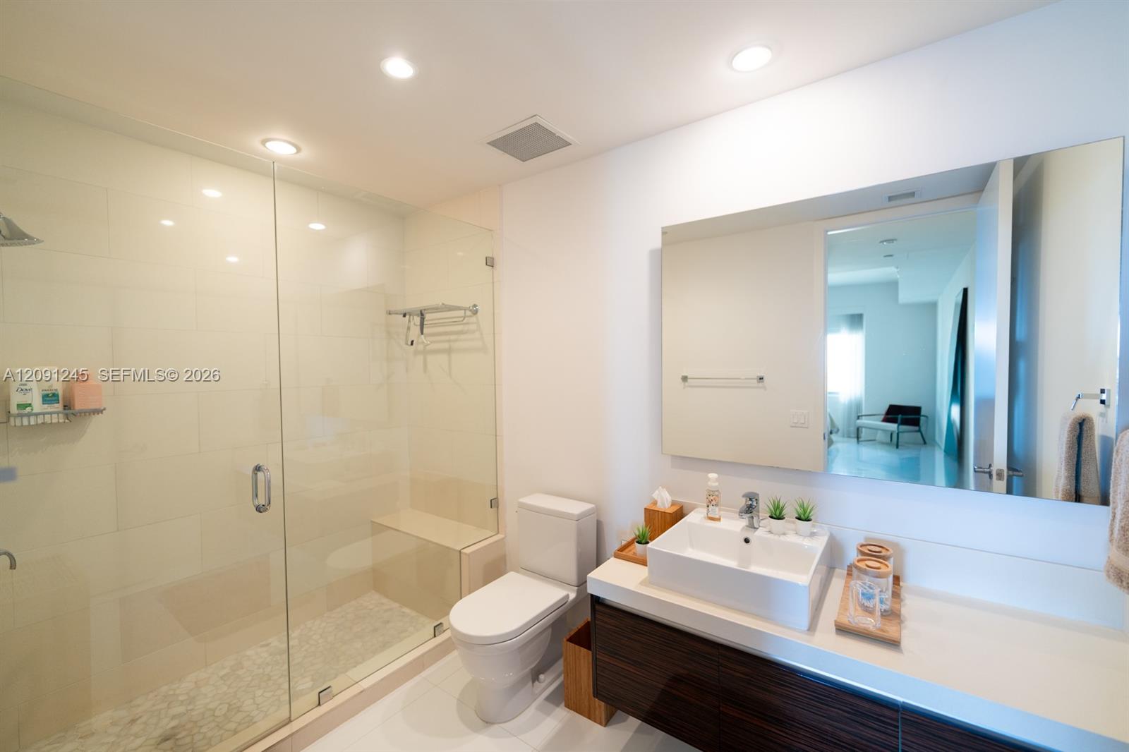 1100 Biscayne Boulevard 3302 Property Photo 27