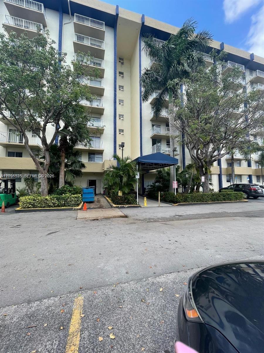 4550 NW 9th Street 102E Property Photo 1