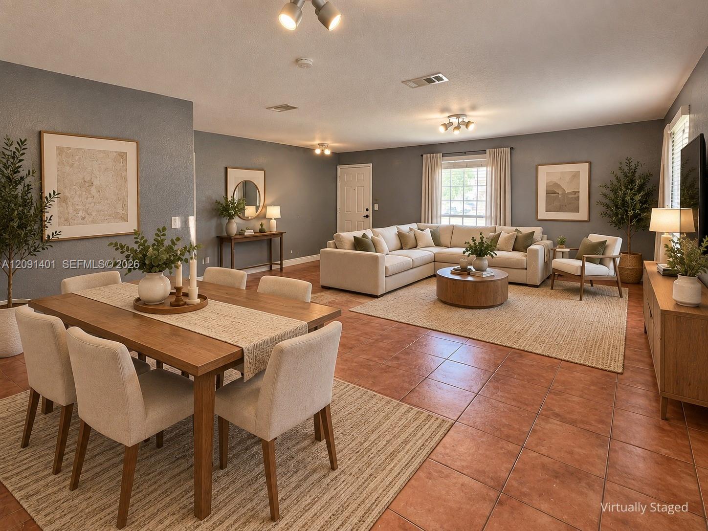 416 Banyon Tree Circle 108 Property Photo 3