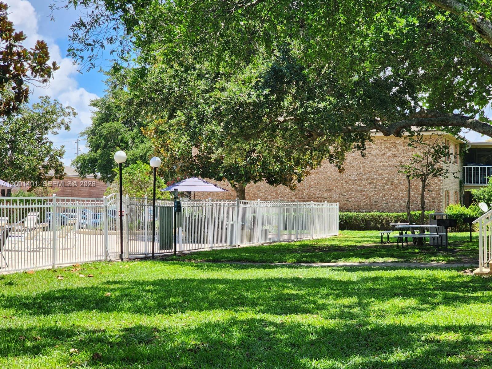 416 Banyon Tree Circle 108 Property Photo 21