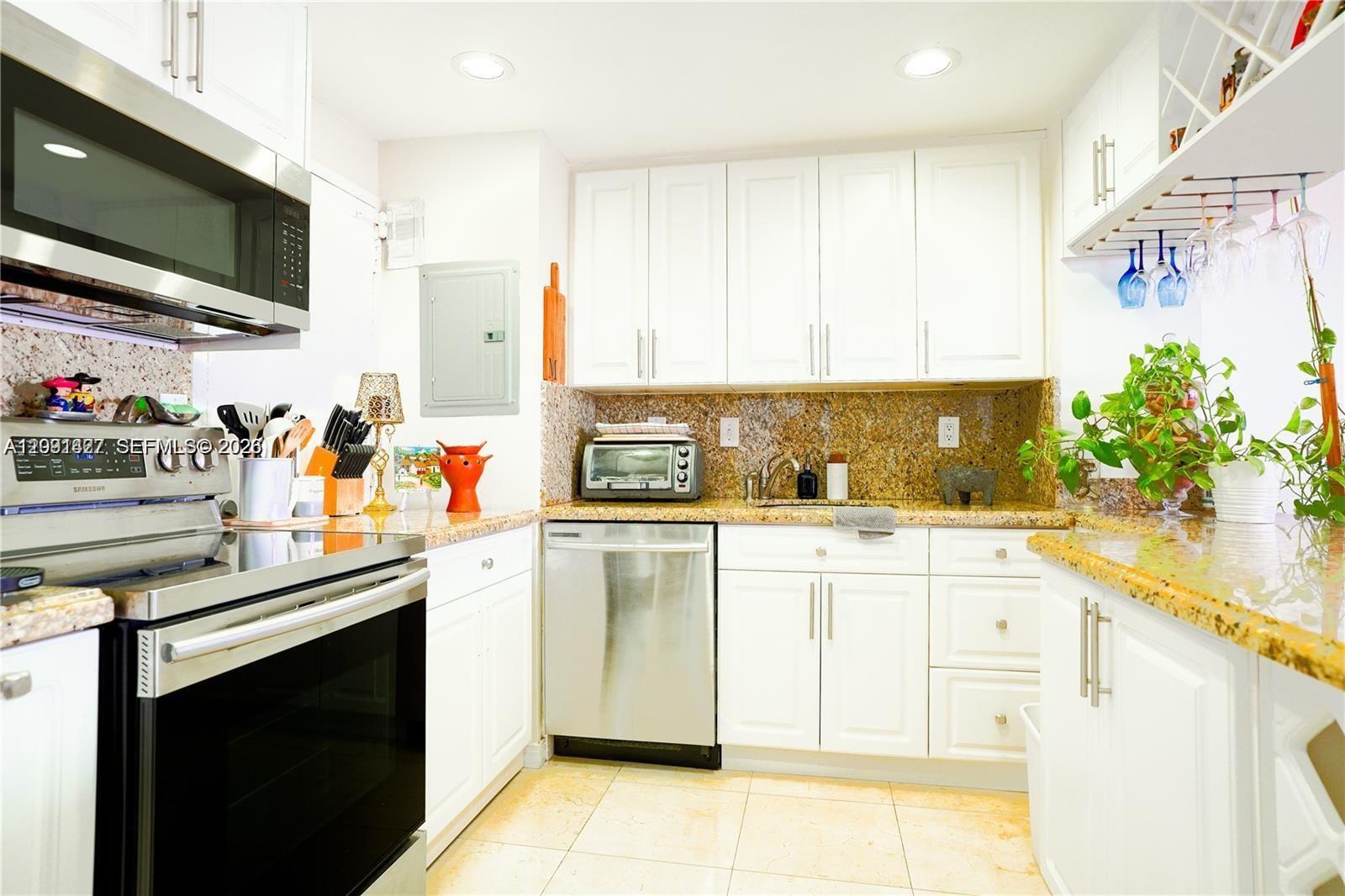 11111 Biscayne Boulevard 20e Property Photo 8