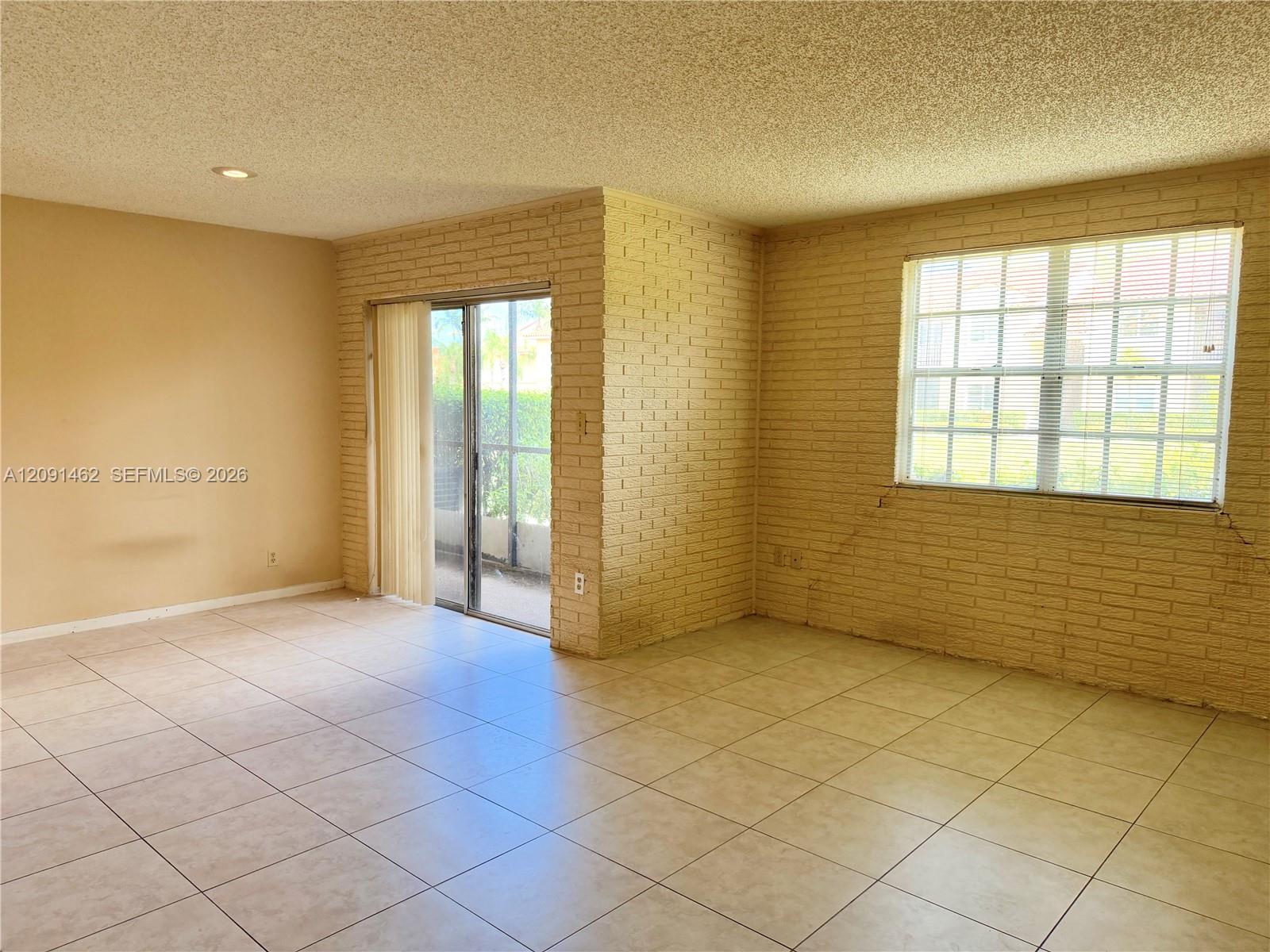 1285 SW 46th Avenue 2711 Property Photo 1