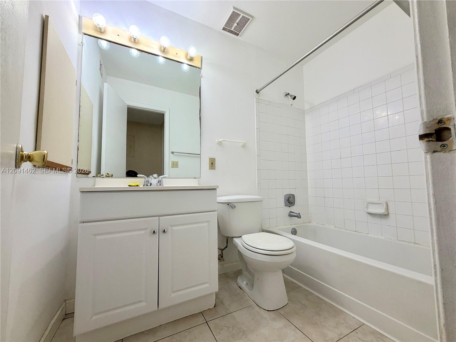 1285 Sw 46th Avenue 2711 Property Photo 8