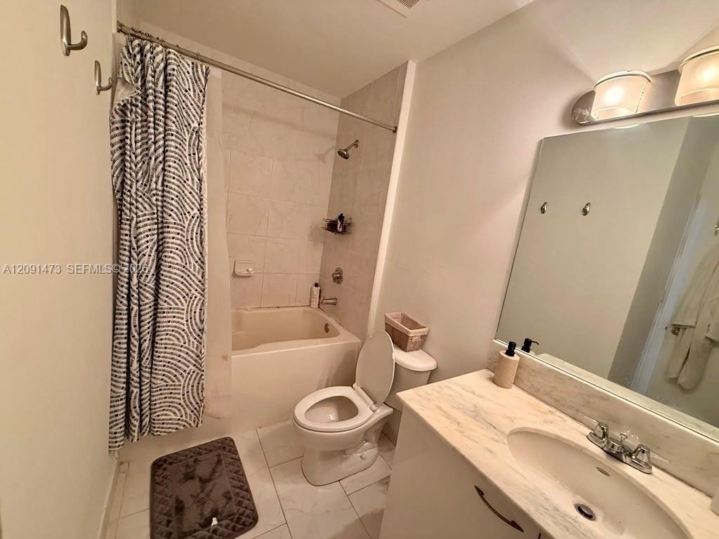 133 Ne 2nd Avenue 1605 Property Photo 12