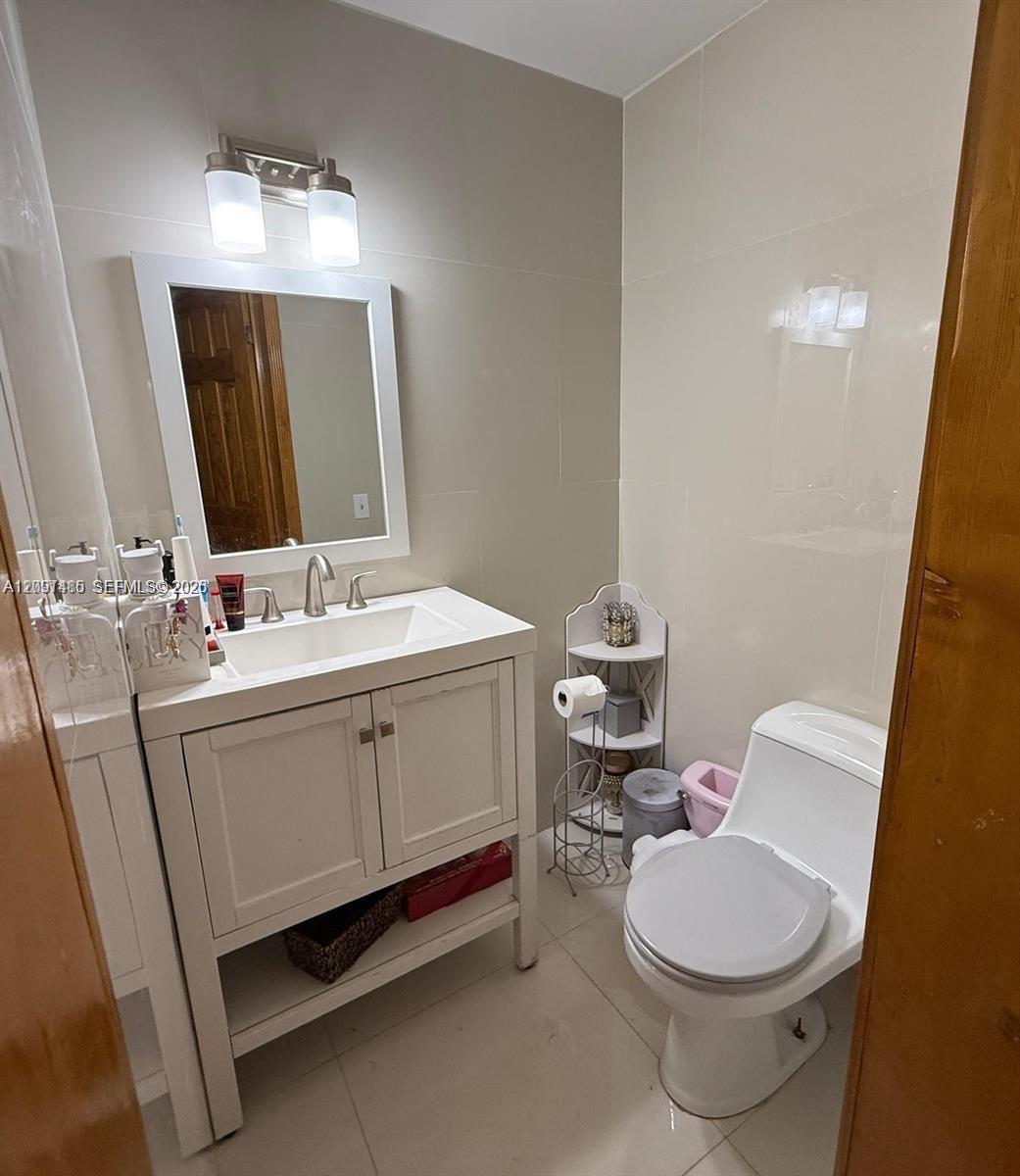 A12091485 Property Photo 4