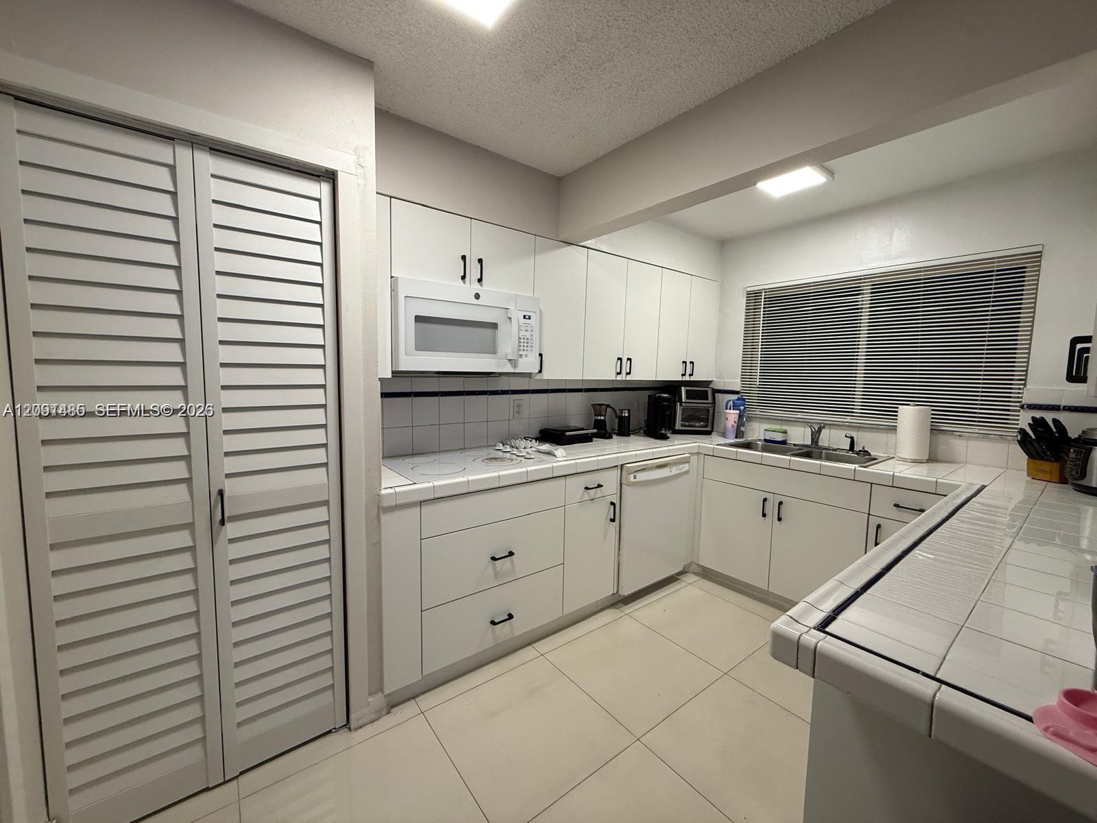 A12091485 Property Photo 10