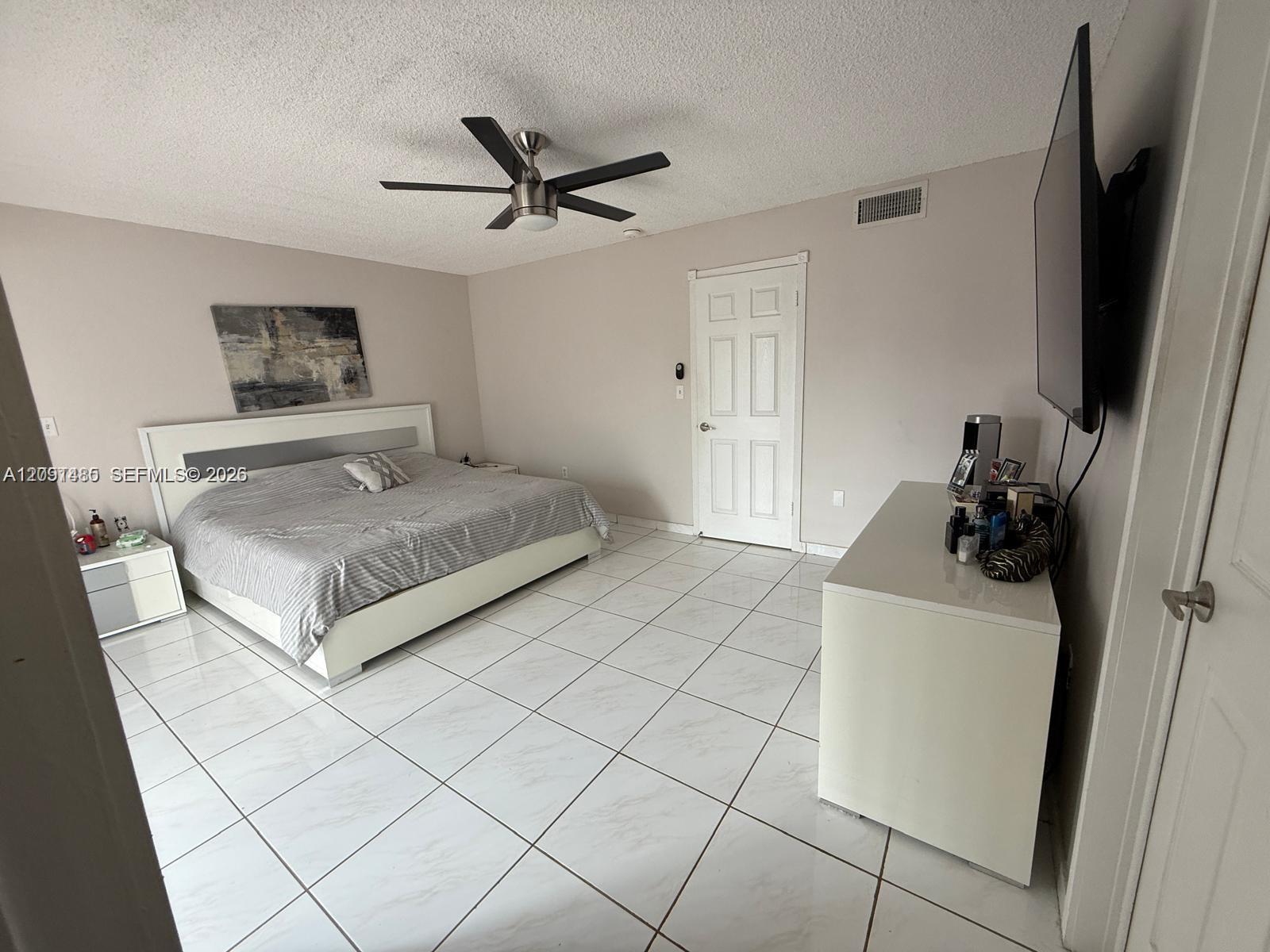A12091485 Property Photo 16