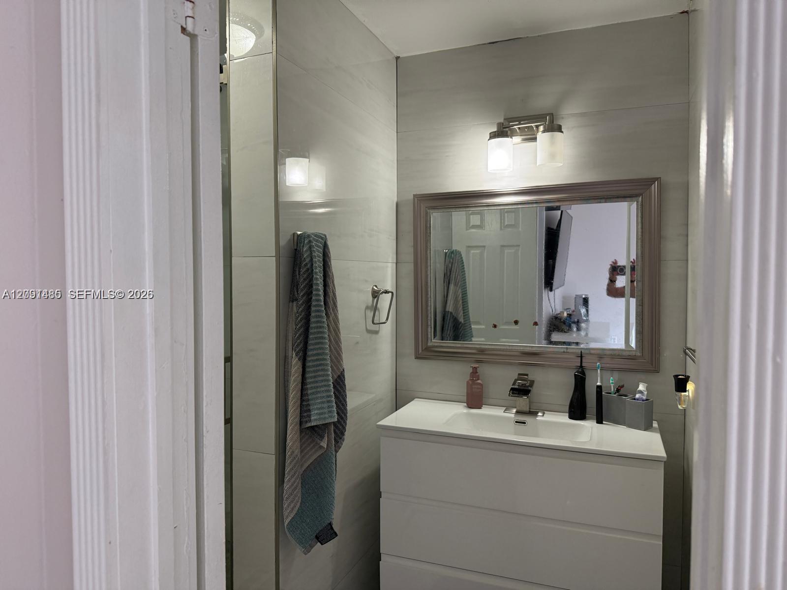 A12091485 Property Photo 17