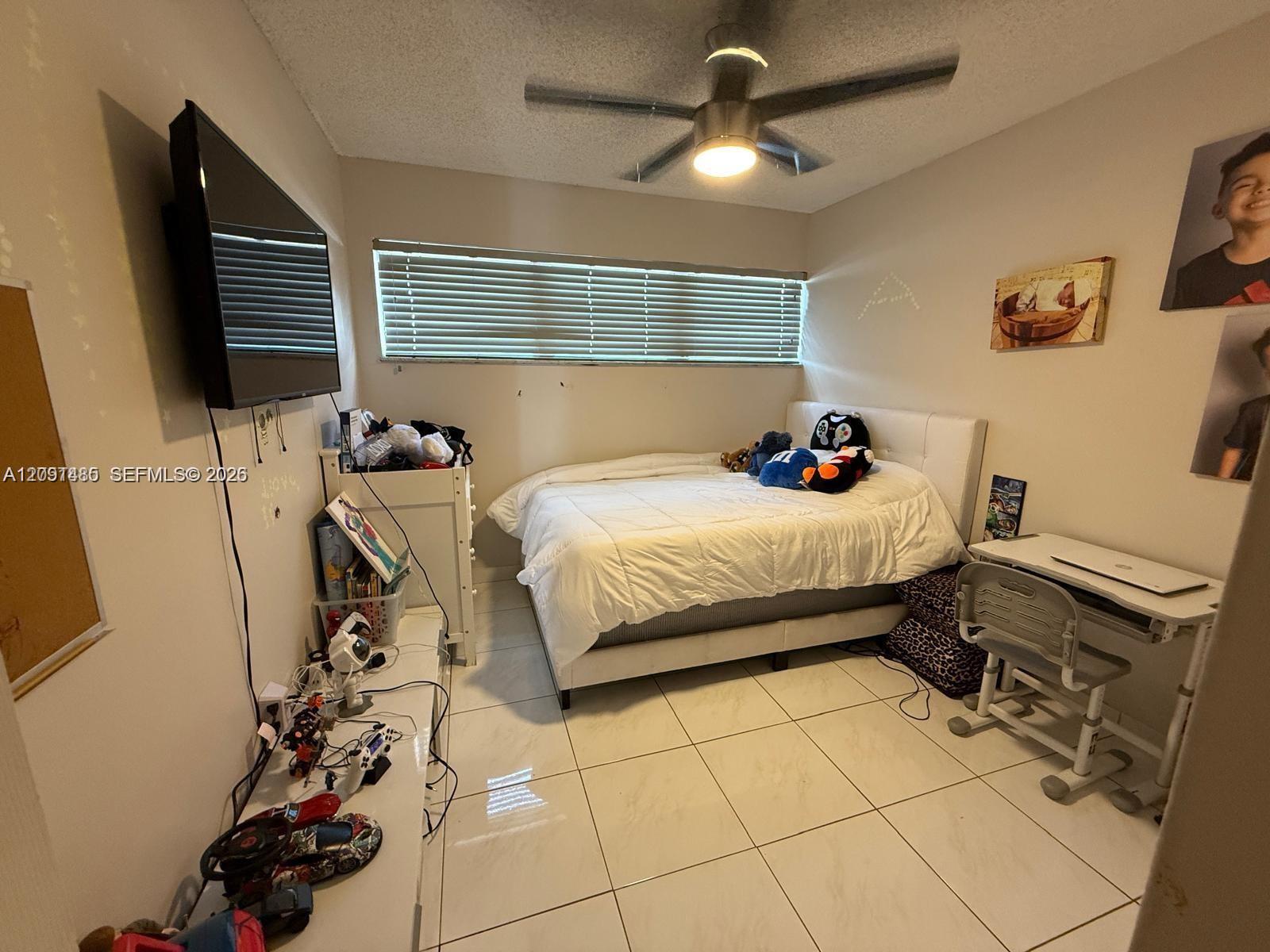 A12091485 Property Photo 24