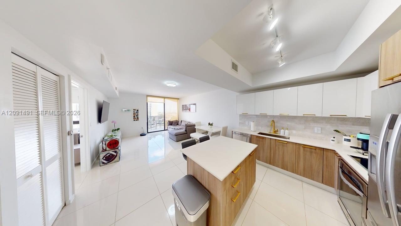 5300 Paseo Boulevard 1607 Property Photo 4
