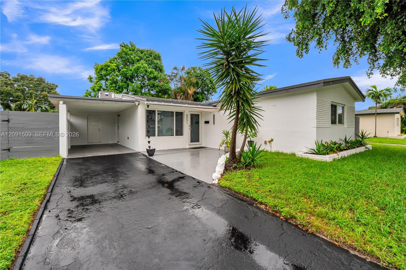 6551 Scott Street Property Photo 4