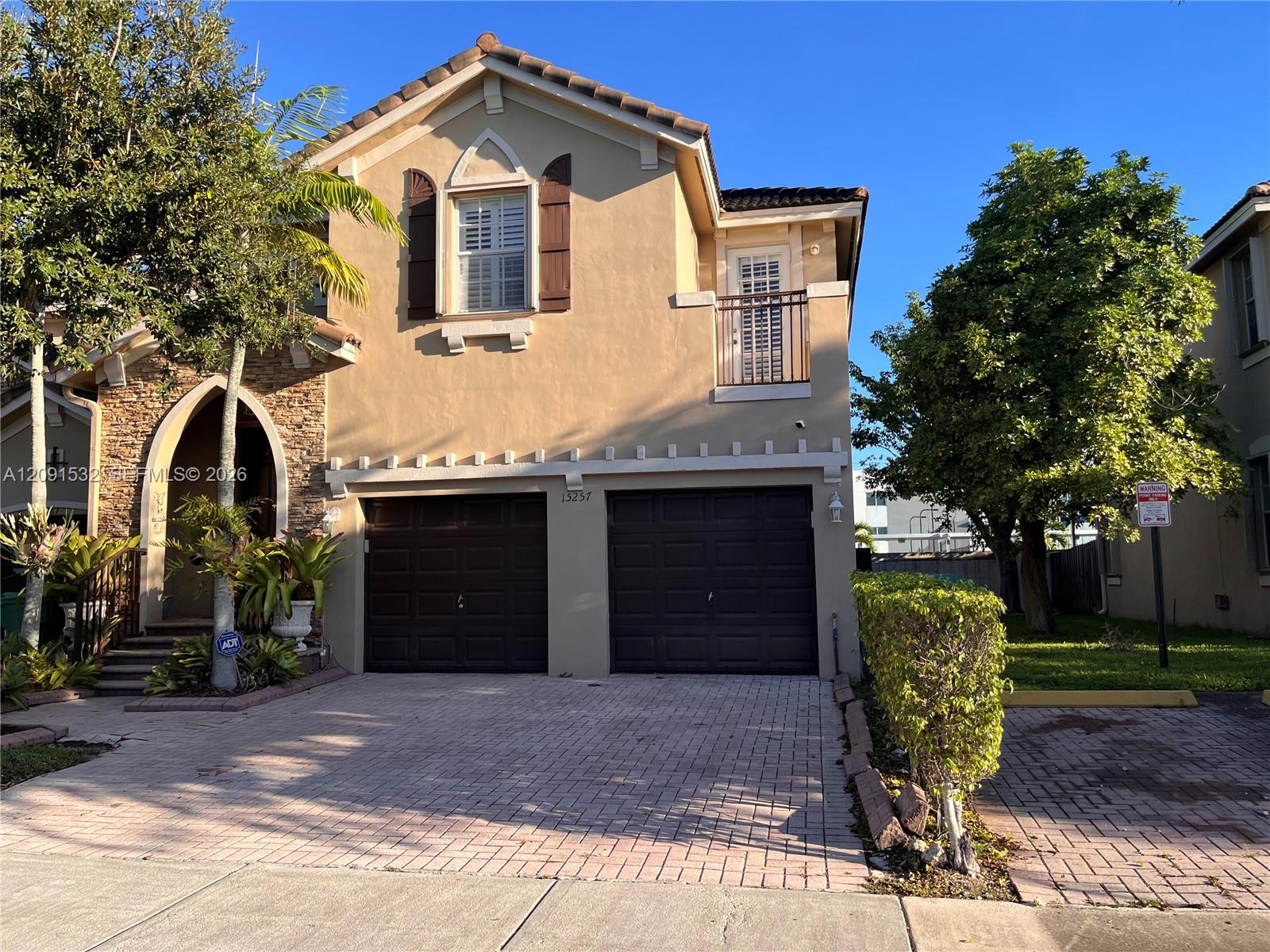 15257 Sw 8th Way Property Photo 2