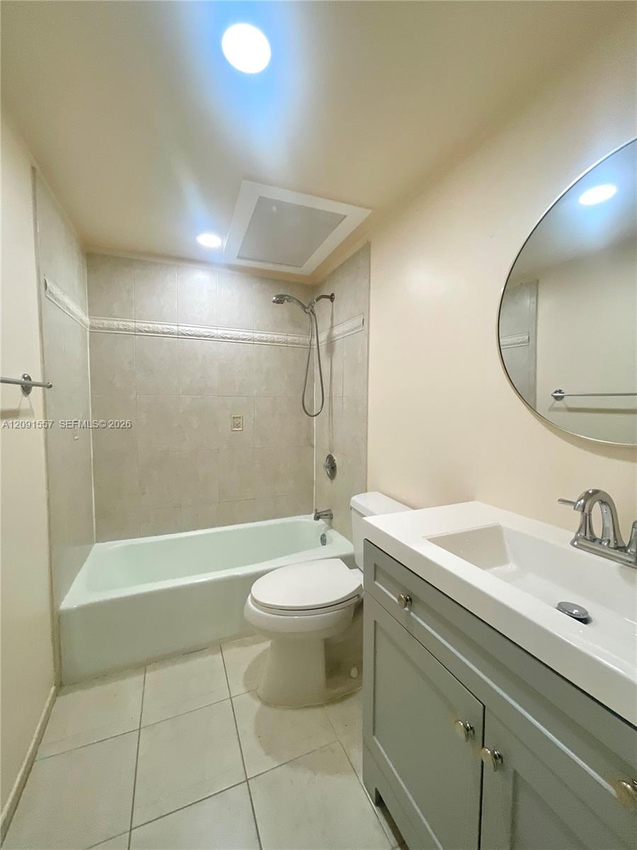 636 Nw 13th Street 23 Property Photo 11